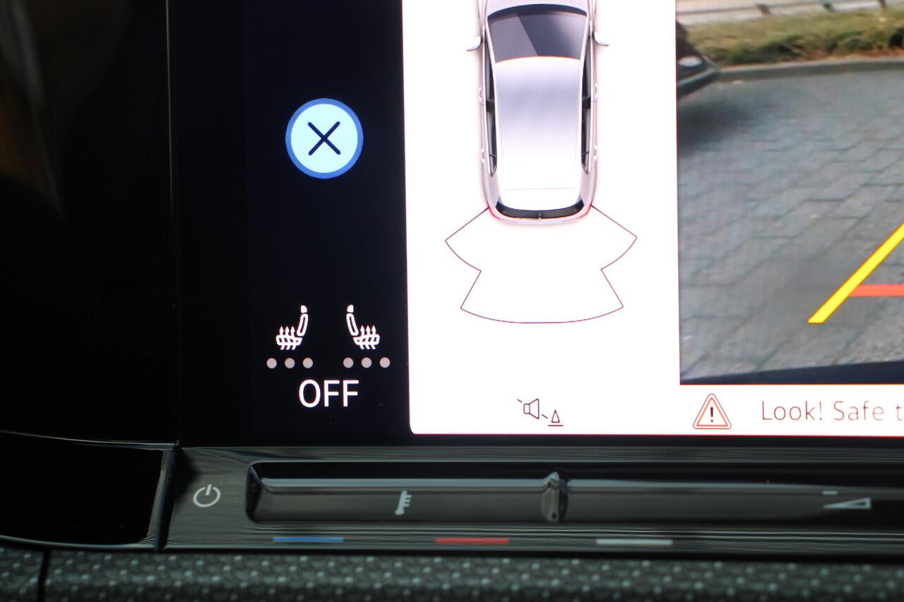 Volkswagen GOLF 1.5 eTSI R-Line Business Navi/Camera/Keyless/Virtual/Sfeerverlichting/IQ/Matrix/Panoramadak/H-leder/18Inch