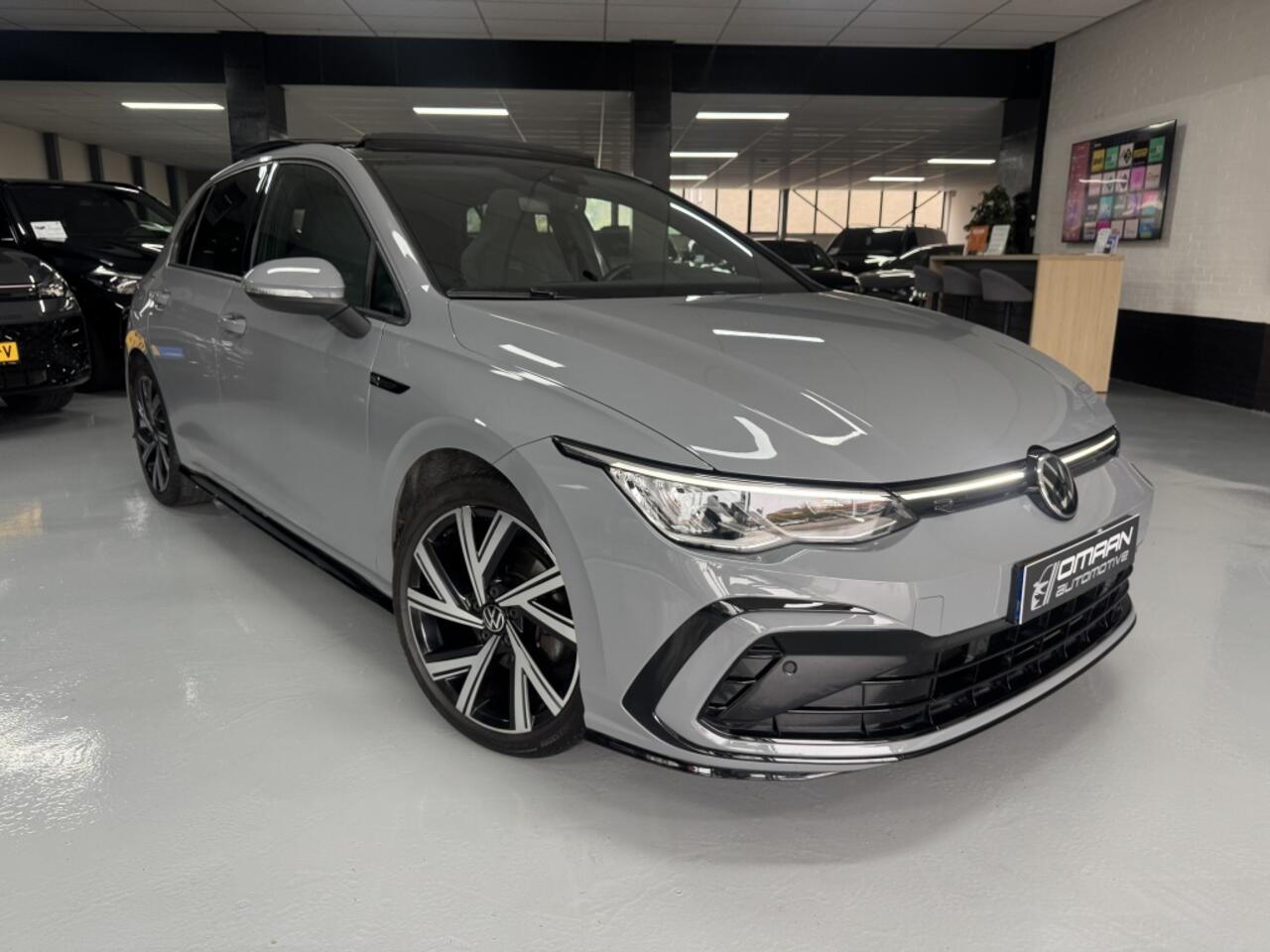 Volkswagen GOLF 1.5 eTSI R-Line Aut. Pano Camera Carplay