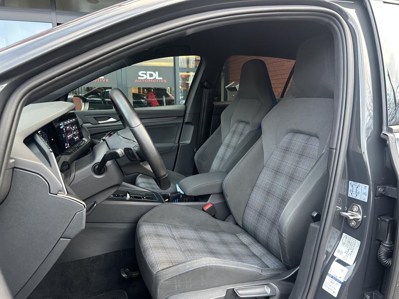 Volkswagen GOLF 1.4 eHybrid GTE // FULL LED // VIRTUAL COCKPIT // STUUR+STOELVERWARMING // PDC V+A // NAVI+CARPLAY //