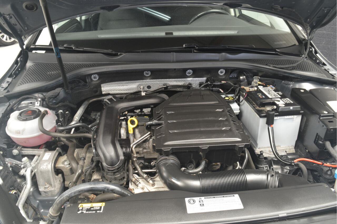 Volkswagen GOLF 1.0 TSI Comfortline // 117.000 km // CLIMA // ADAPTIVE CRUISE // TREKHAAK // NAVI //