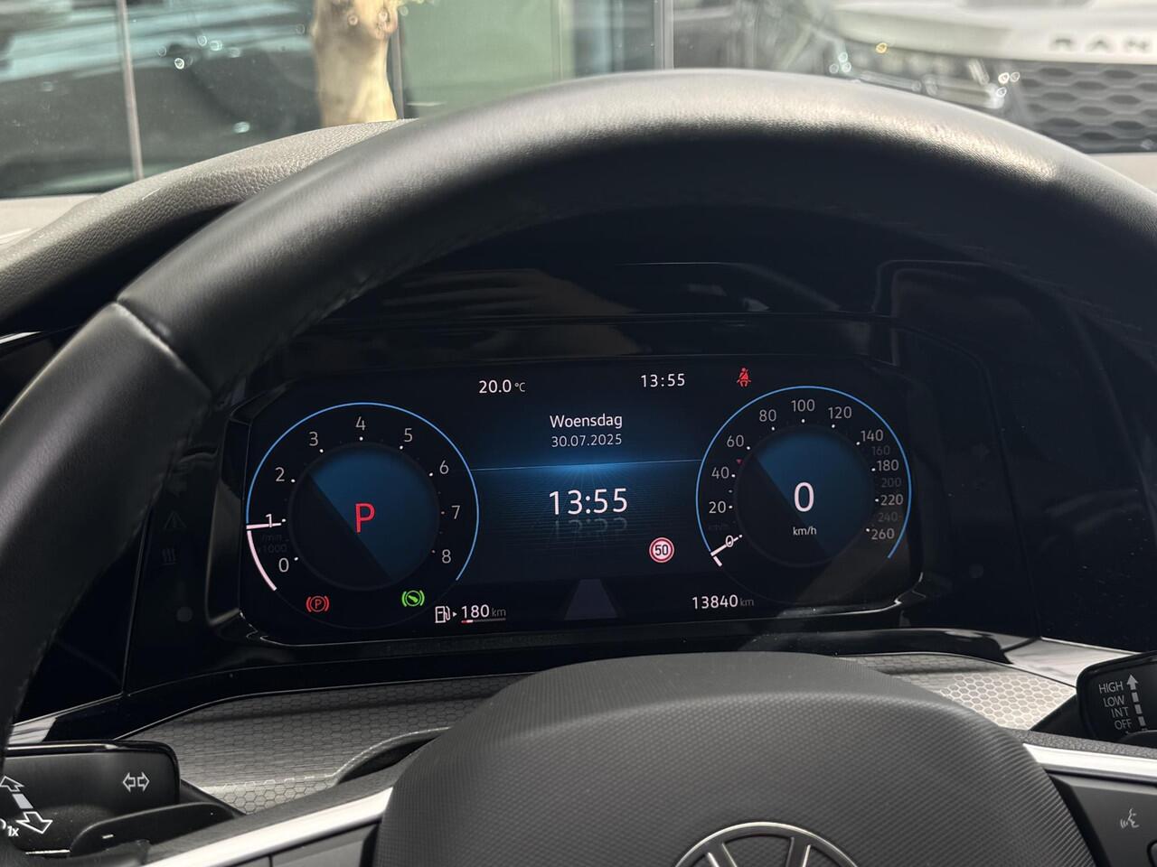 Volkswagen GOLF 1.0 eTSI Life Sportstoelen | Stoel-Stuurverwarming | Draadloze Telefoonlader