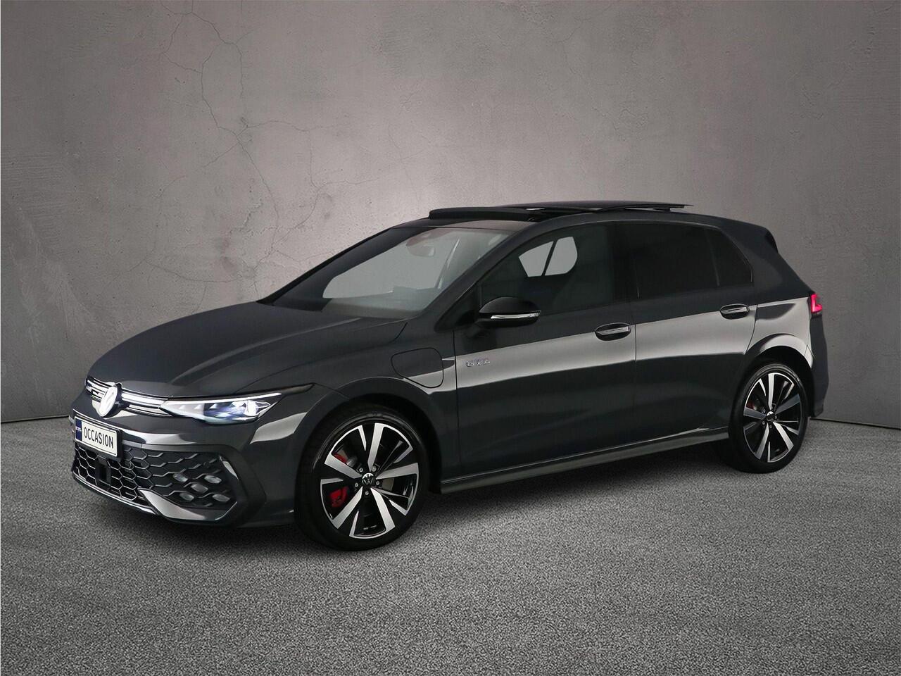 Volkswagen GOLF GTE 1.5 TSI eHybrid 272pk DSG Automaat Panoramadak, Black Style, Head up display, Adaptive cruise control, LED matrix koplampen, Achteruitrijcamera