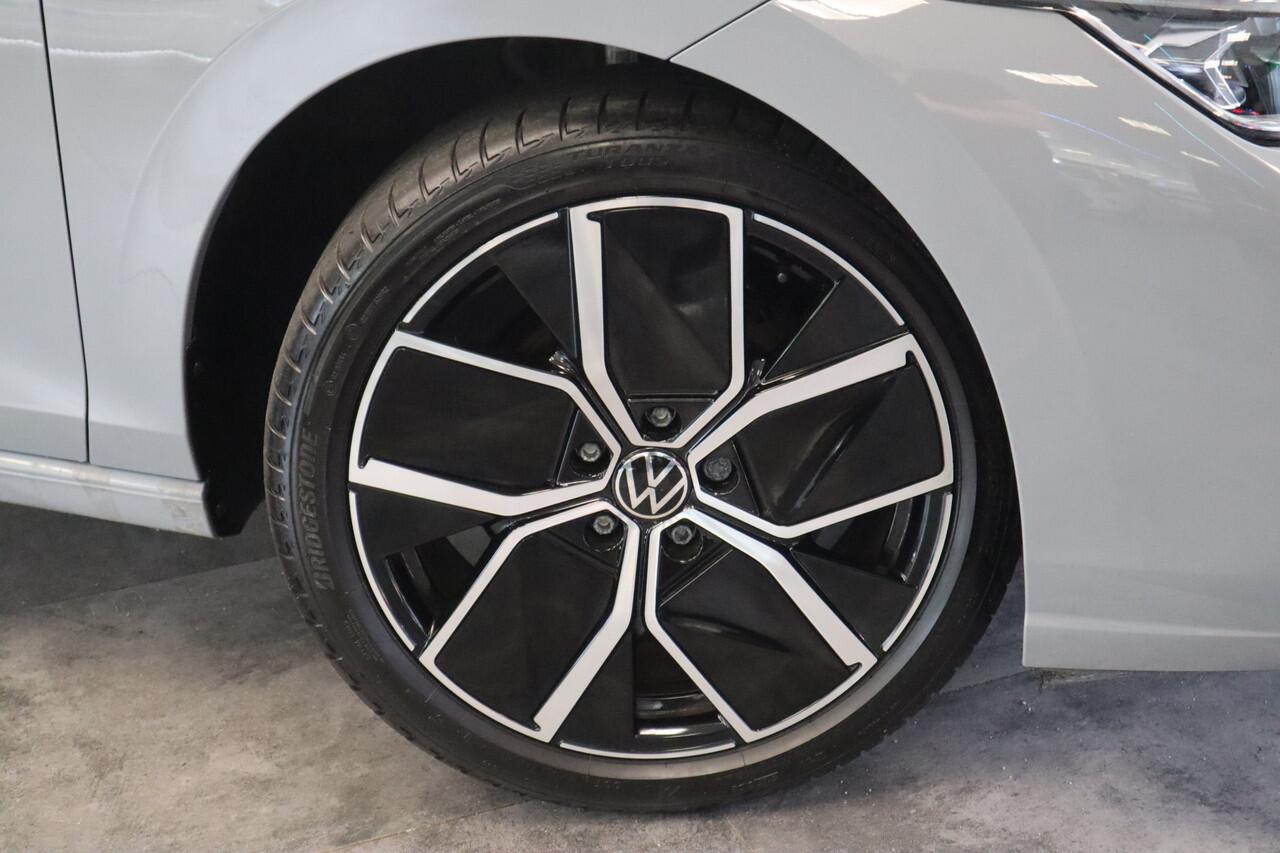 Volkswagen GOLF 1.5 eTSI 50 Edition IQ-Light Head-up Panoramadak