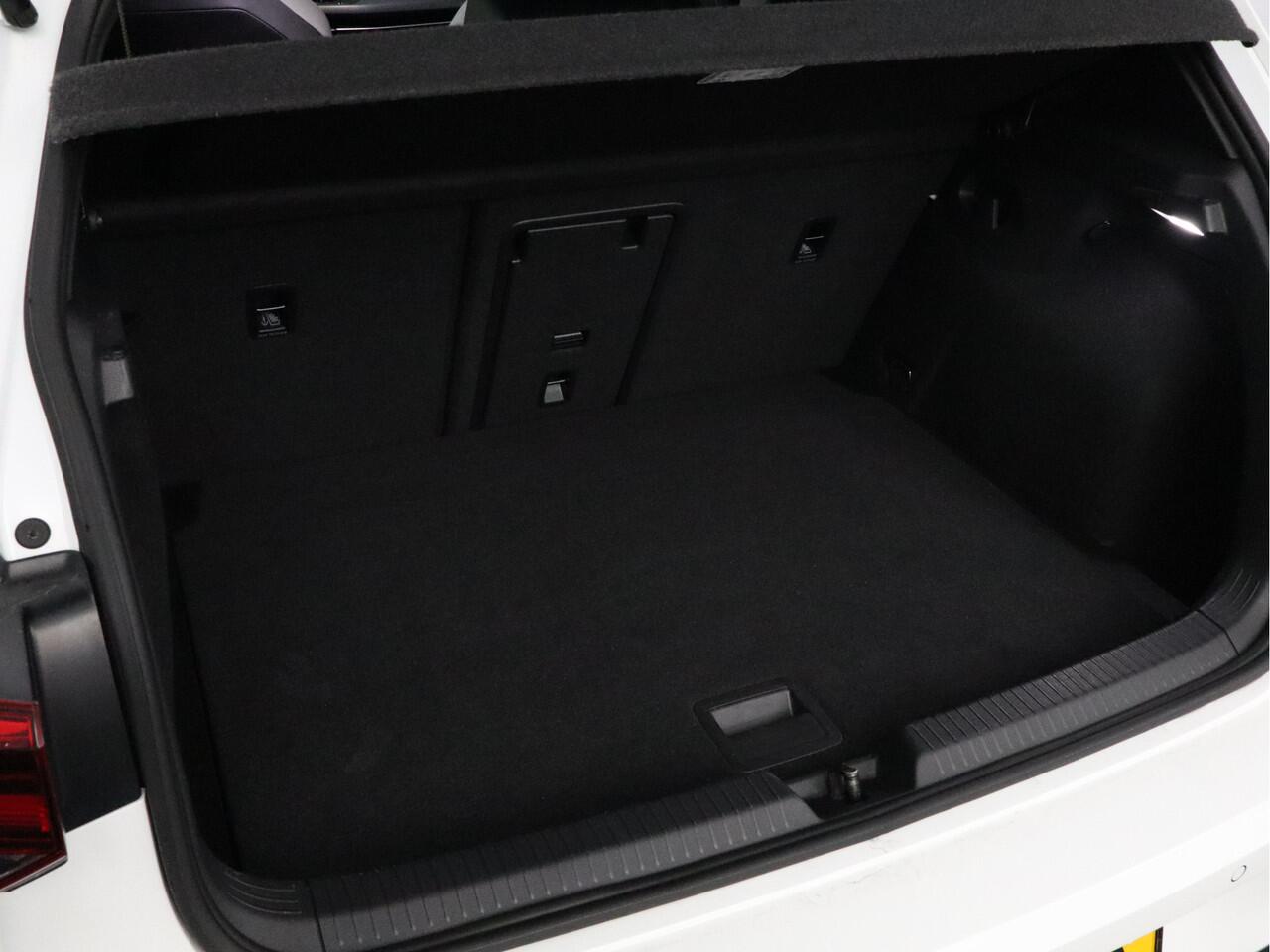 Volkswagen GOLF 1.5 eTSI R-Line | Automaat