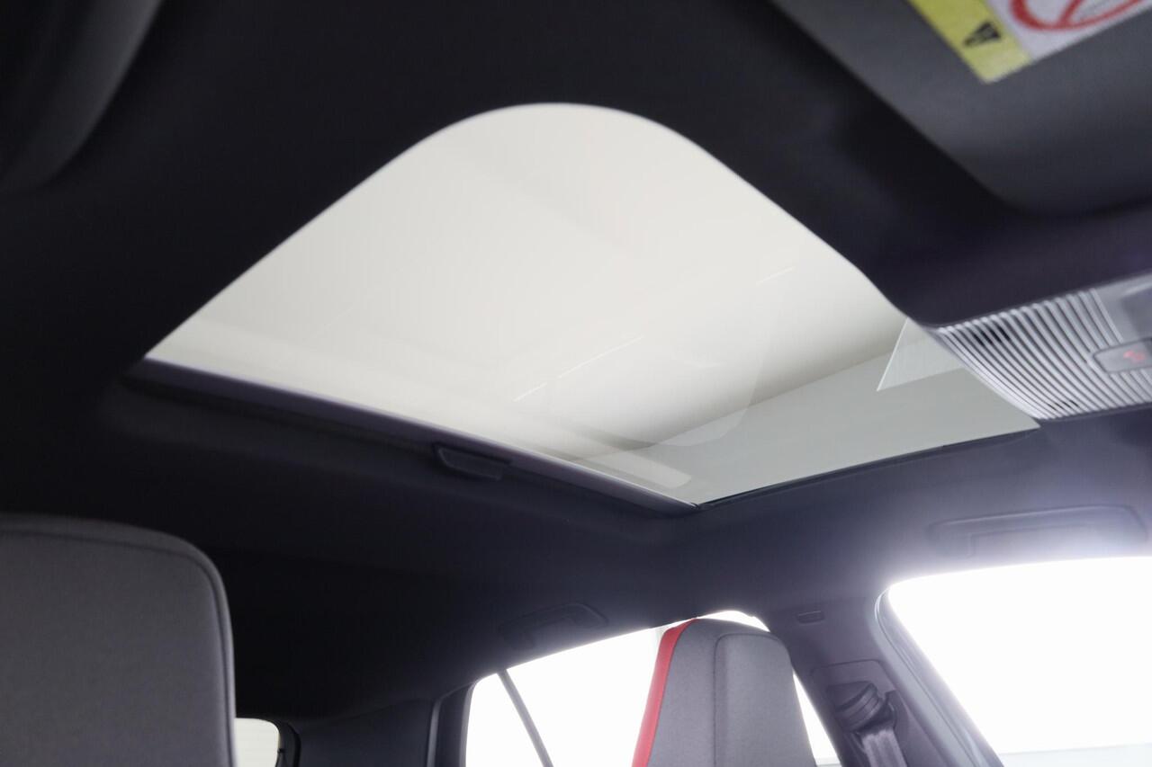 Volkswagen GOLF GTI 2.0 195 kW / 265 pk TSI Hatchback 7 versn. DSG | Verlengde garantie | Panoramadak | Head up Display | Harman Kardon |