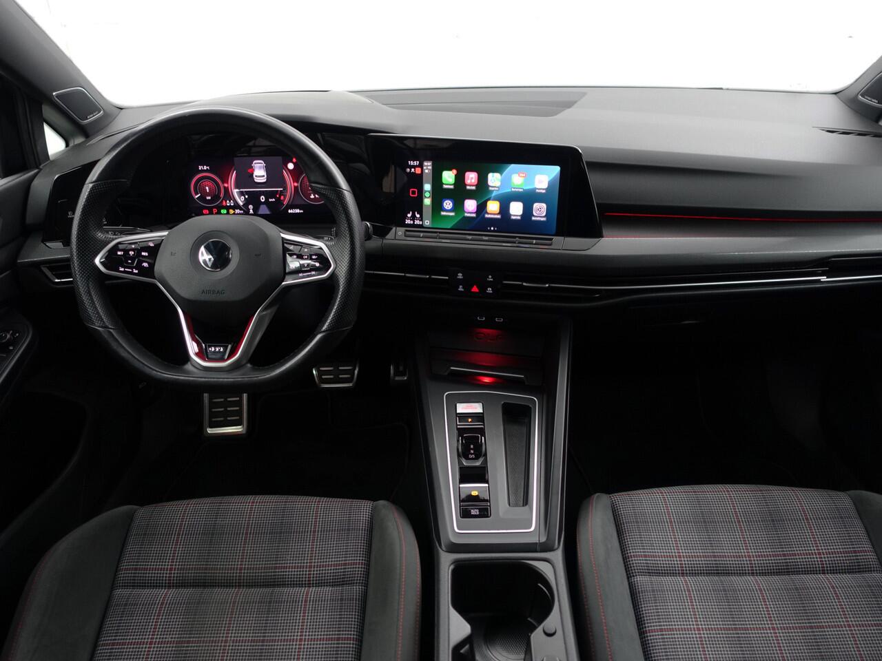 Volkswagen GOLF 2.0 TSI GTI Aut- Panoramadak, Harman Kardon, Head Up, Stuur/Stoelverwarming, Sfeerverlichting