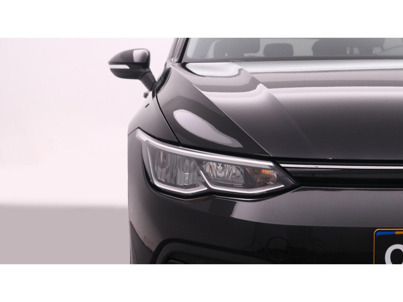 Volkswagen GOLF Variant 1.0 TSI Life | Navigatie | Trekhaak | Privacy Glass |