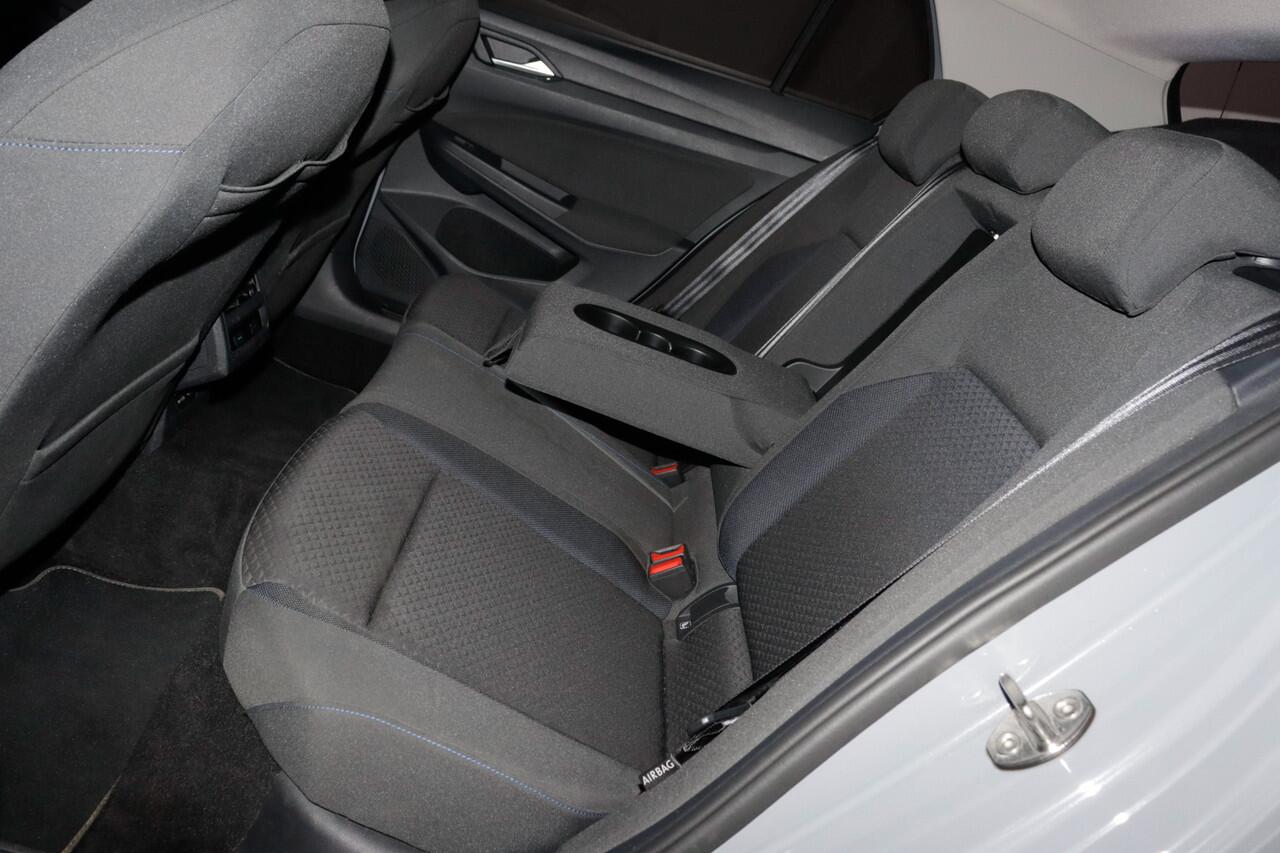 Volkswagen GOLF 1.5TSI LIFE Business PANO | IQ LIGHTS | VIRTUAL | ACC | STUUR+STOELVERW | CARPLAY | AMBIANCE LIGHT | LMV