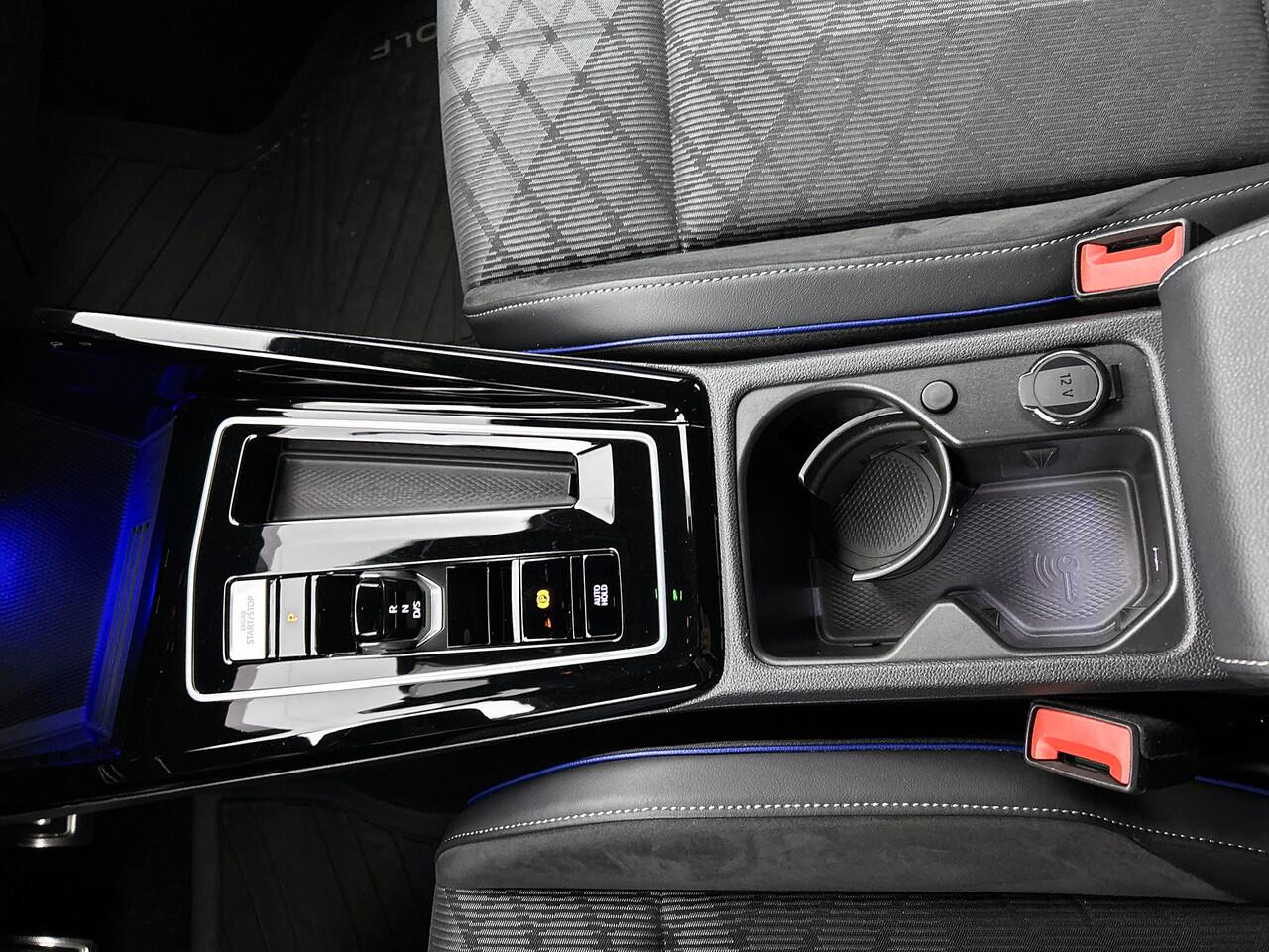 Volkswagen GOLF 1.5 eTSI R-Line Edition Stoelverwarming | Climate Control | Lichtmetalen velgen | 360-Camera