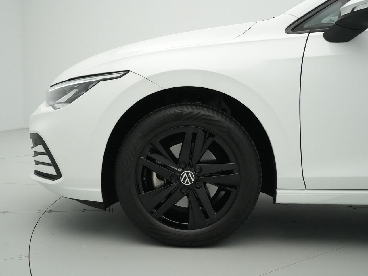 Volkswagen GOLF 1.0 TSI 110pk Life Business Navigatie Memory Stoelverwarming Acc 81