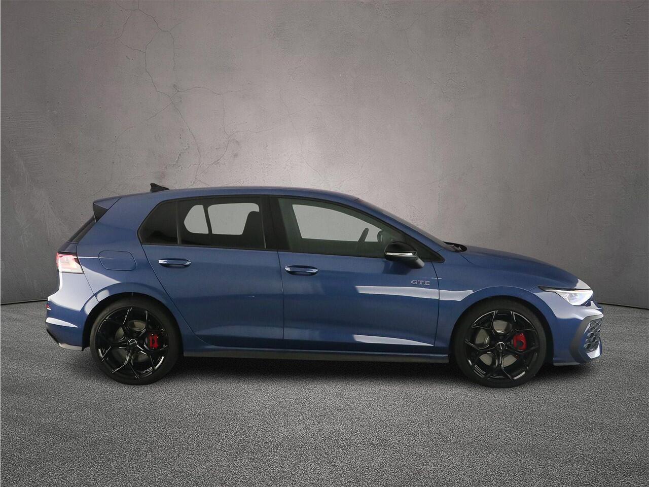 Volkswagen GOLF GTE 1.5 eHybrid 272pk DSG Automaat Black Style, Adaptive cruise control, LED matrix koplampen, Navigatie, Achteruitrijcamera, Stoelverwarming, Stuurwiel verwarmd