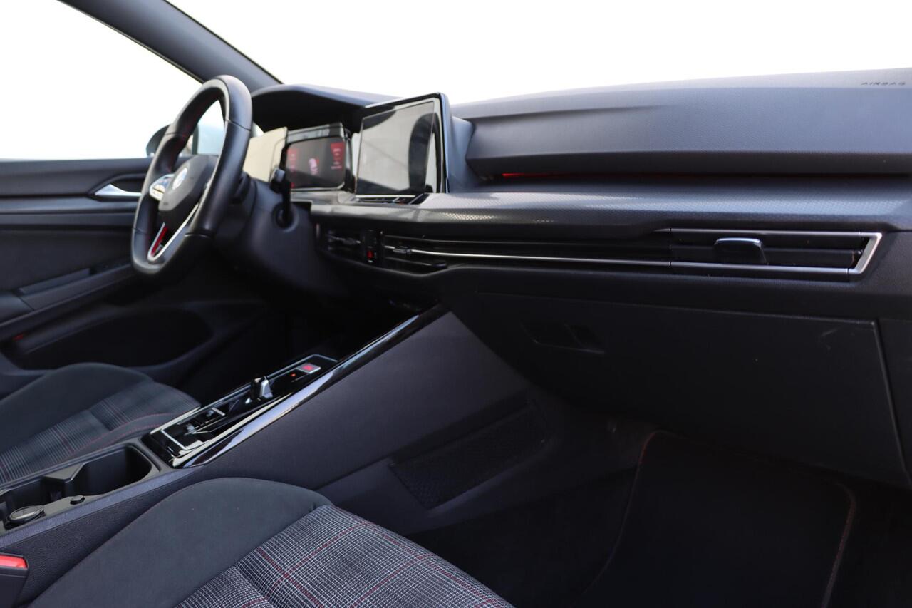 Volkswagen GOLF GTI 2.0 TSI 245pk DSG7 | Stuurverwarming | Stoelverwarming | CarPlay | Travel assist