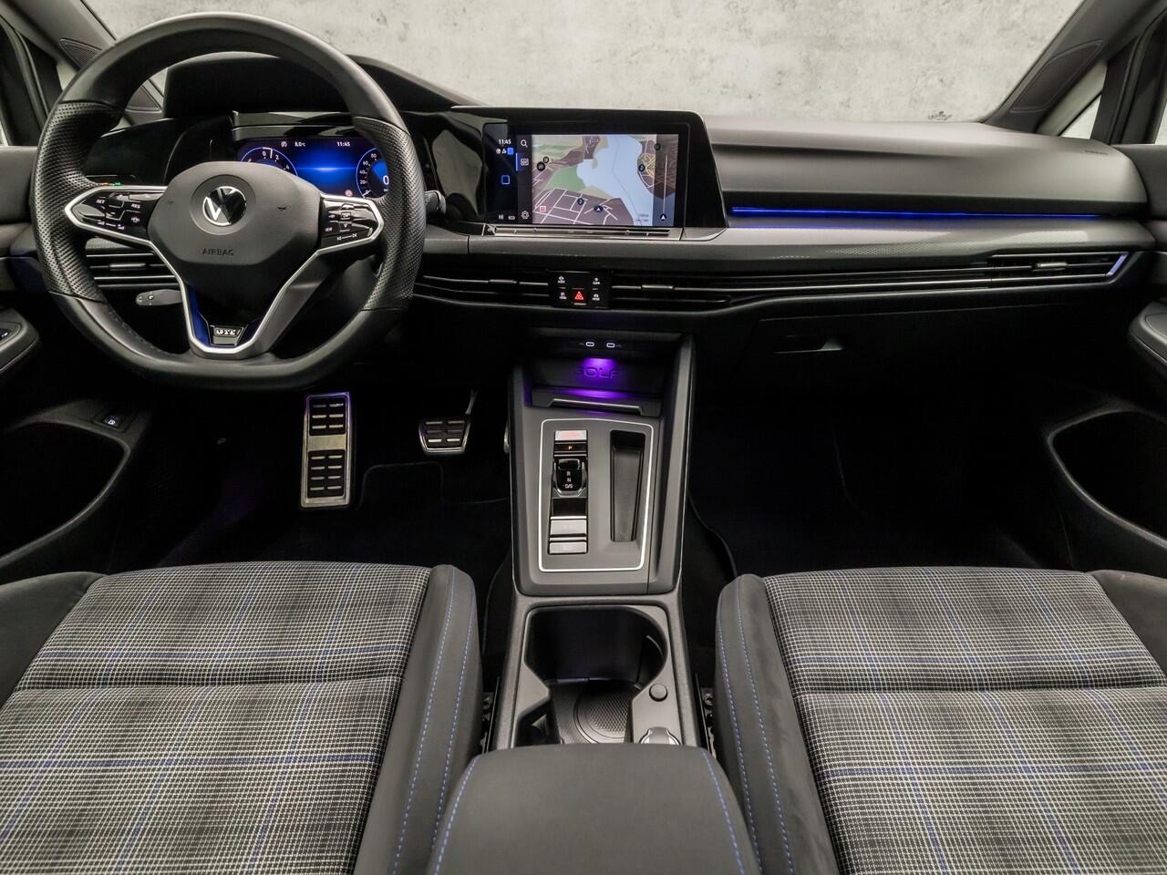 Volkswagen GOLF 1.4 eHybrid GTE Sport 245Pk Automaat (APPLE CARPLAY, GROOT NAVI, GETINT GLAS, KEYLESS, SPORTSTOELEN, PARKEERSENSOREN, SFEERVERLICHTING, CRUISE, NIEUWSTAAT)