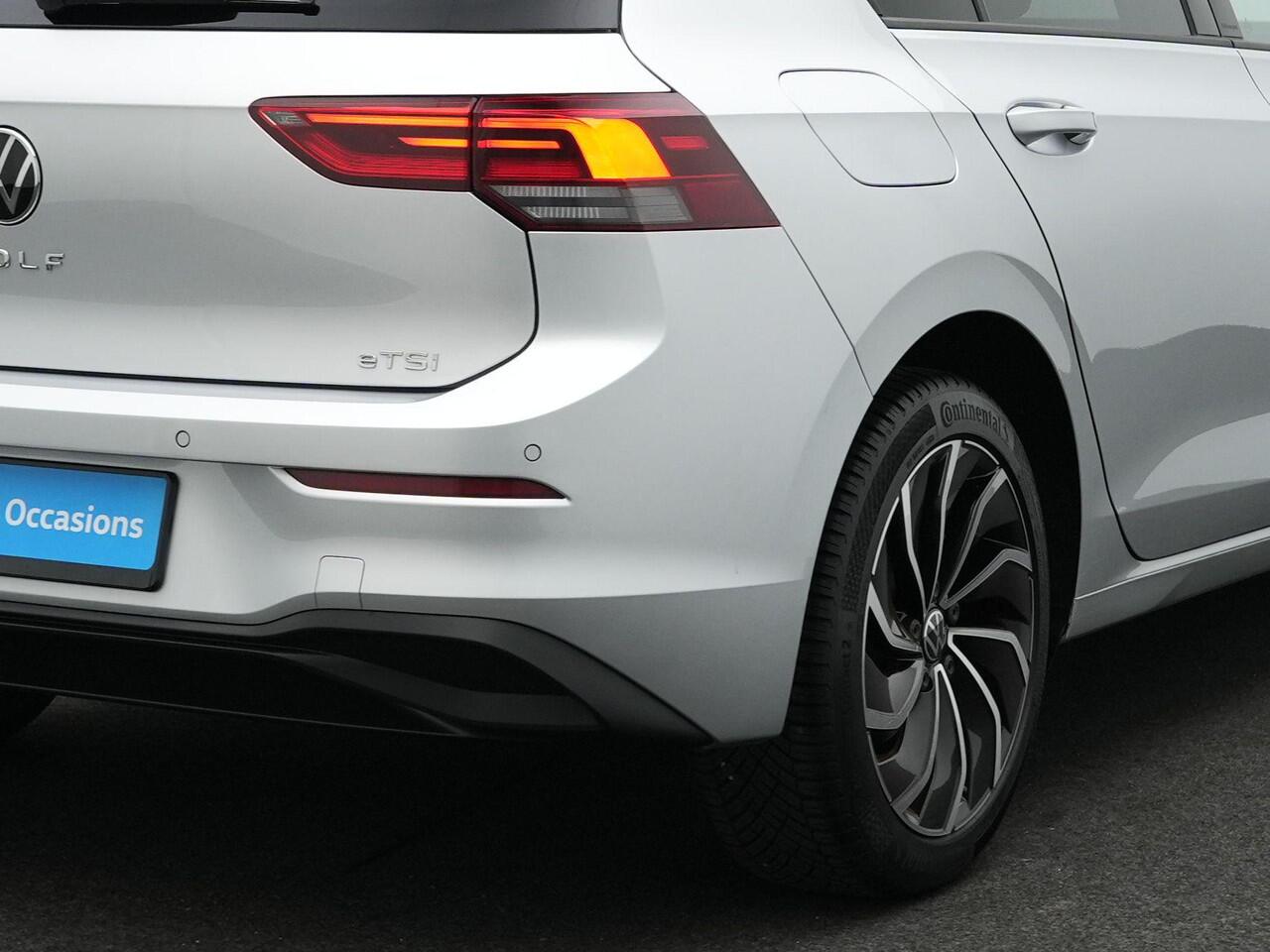 Volkswagen GOLF 1.0 eTSI 110 pk DSG Life | Stuur-/stoelverwarming | Achteruitrijcamera | Navigatie | Adaptive Cruise