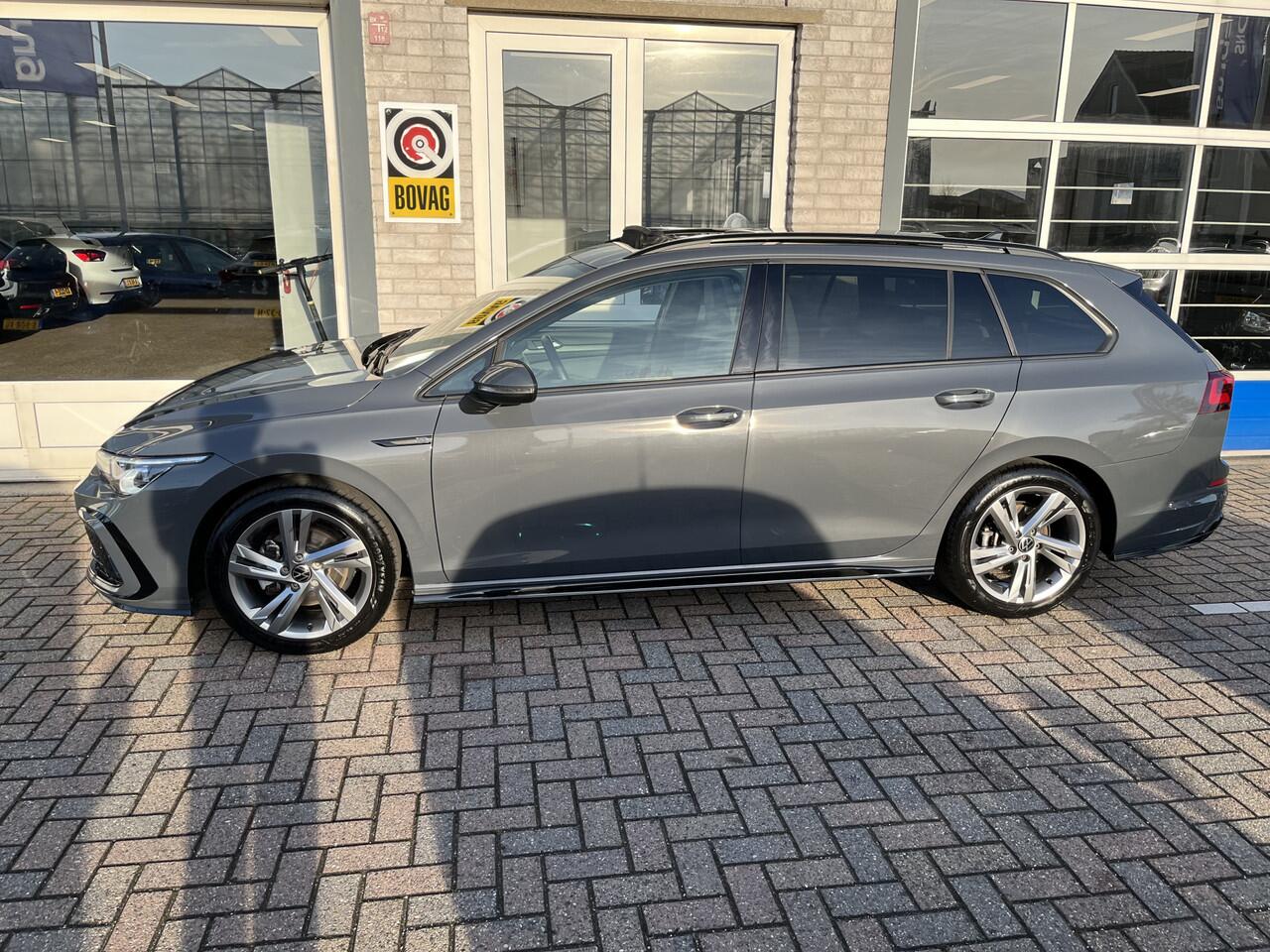 Volkswagen GOLF Variant 1.5 eTSI R-Line / AUTOMAAT/ PANO/ 2X R-LINE/ IQ. LIGHT V & A/ STUUR + STOEL VERWARM./ CAMERA/ ACC/ APP CONNECT/ RIJ-MODI/ DIGITAL DASH/ NAVI/ CLIMA/ DAB/ 17'' LMV