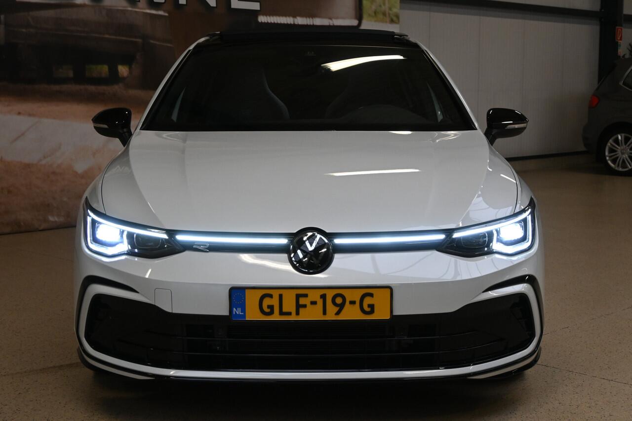 Volkswagen GOLF 1.5 eTSI 150pk R-Line Business | Panoramadak | IQ. Light | Harman Kardon | 100% (Dealer) onderhouden label
