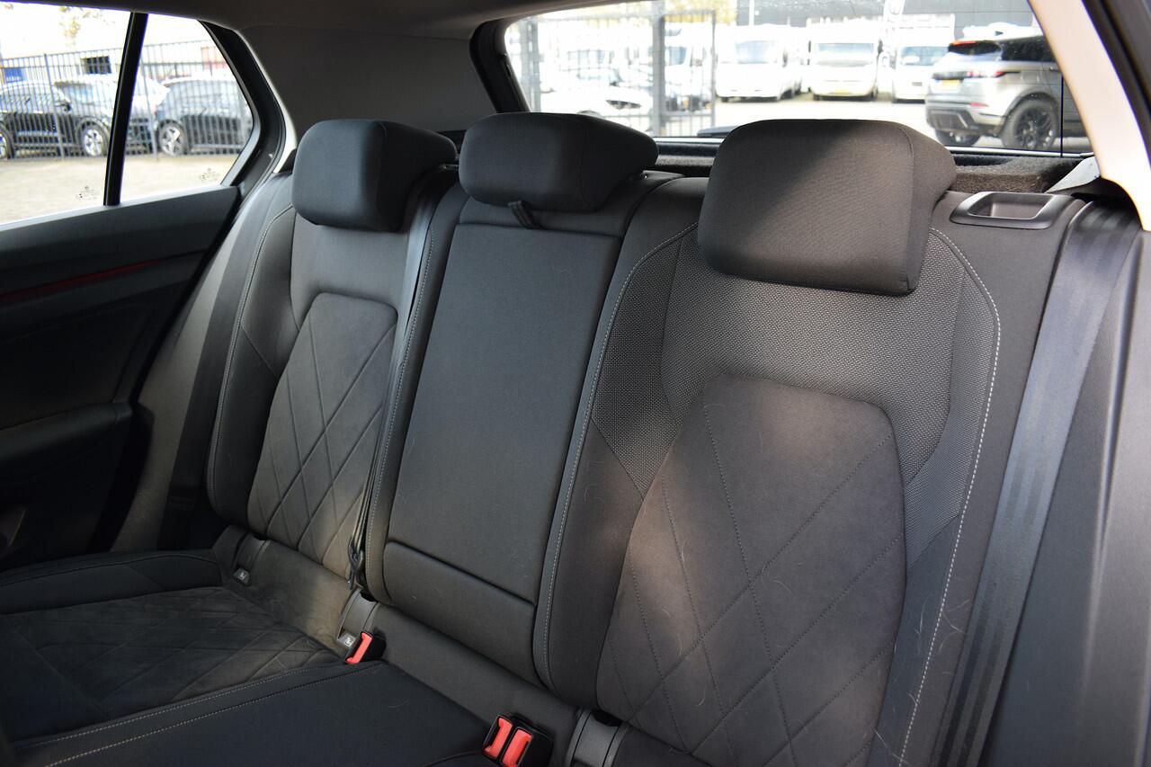 Volkswagen GOLF 1.5 TSI Highline Style | Apple CarPlay | Sportstoelen | Stoelverw. | ACC