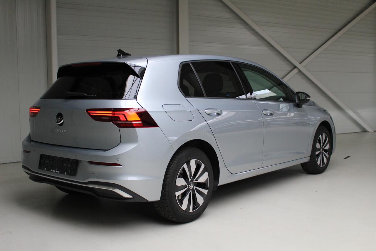 Volkswagen GOLF 1.5 TSI Goal Navigatie | 16"Velgen | Dodehoek assistent | Stoelverwarming | Led verlichting