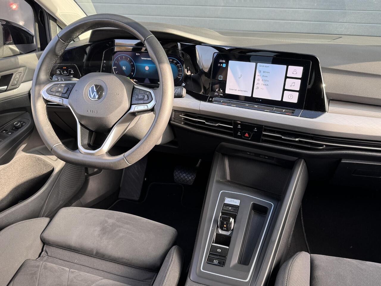 Volkswagen GOLF VARIANT 1.5 eTSI LIFE BUSINESS I AUTOMAAT I TREKHAAK I P-CAMERA I APPLE CARPLAY I CLIMATE CONTROL