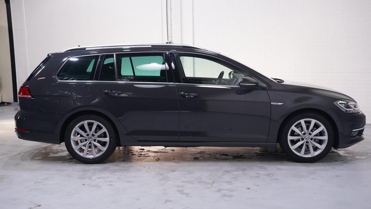 Volkswagen GOLF Variant 1.5 TSI Highline NAP Panodak Camera Sportstoelen Afneembare trekhaak 1400 kg PDC v+a Led koplampen