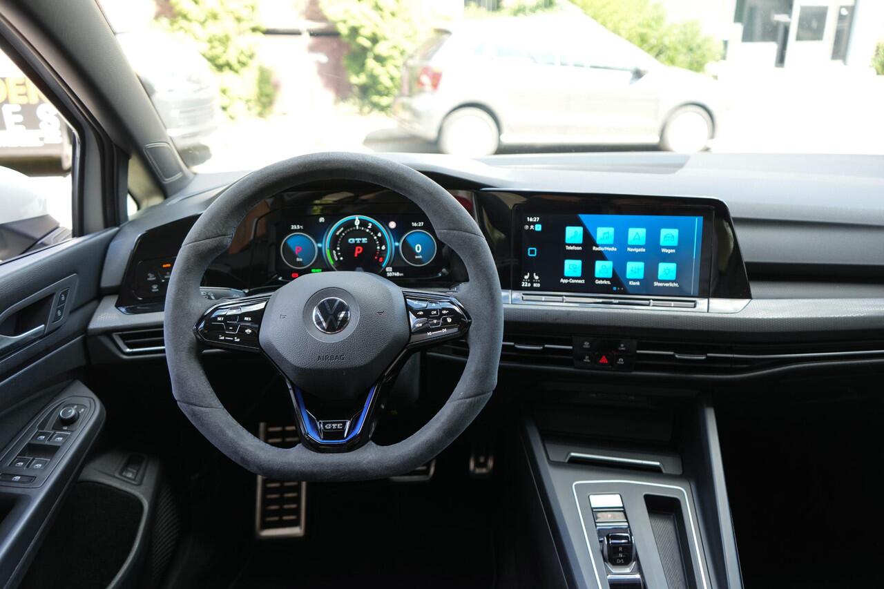 Volkswagen GOLF 1.4 eHybrid GTE | ALCANTARA | SFEER | CAMERA | PANO | IQ