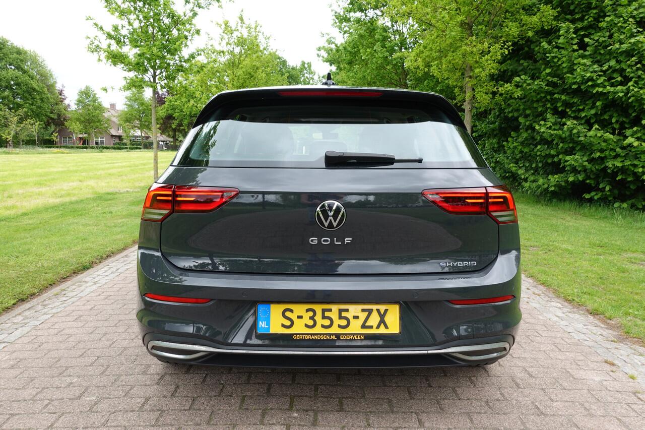 Volkswagen GOLF 1.4 eHybrid Style | Massage stoelen | LED | Adaptive cruise control | Stuur verwarming | Elektrische stoelen met geheugen |