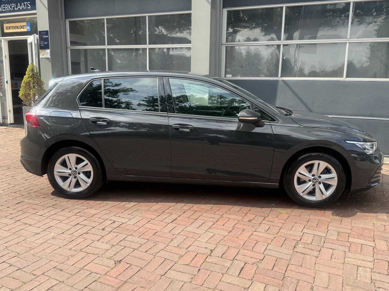 Volkswagen GOLF 1.5 eTSI R-Line Aut. Style | LED | Stoel + stuurverwarming | ACC | PDC 07-2020 76.689 KM