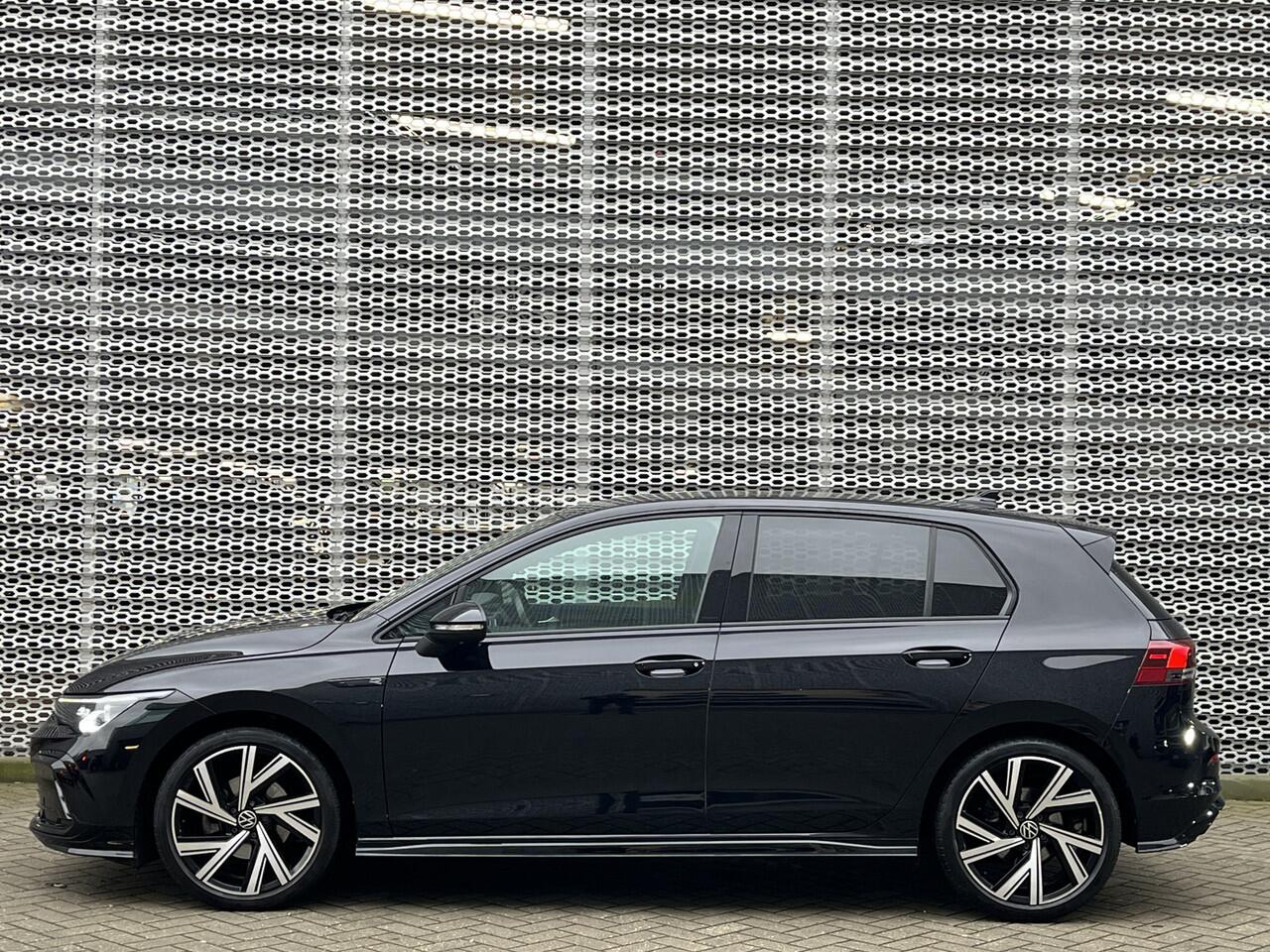 Volkswagen GOLF 1.5 TSI 130PK R-Line / 18" LMV / Black Style / LED / Travel Assist / Parkeersensoren voor en achter / Stoelverwarming