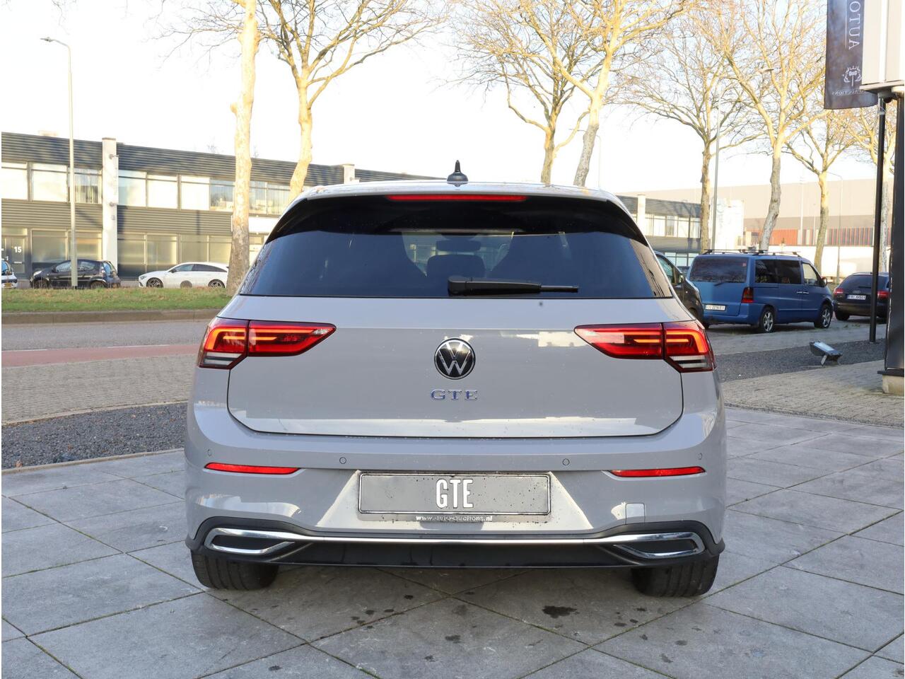 Volkswagen GOLF GTE 1.4 eHybrid 245PK | Achteruitrijcamera | Adaptive Cruise | Stoel&Stuurverwarming | Getint Glas | Carplay/Android |
