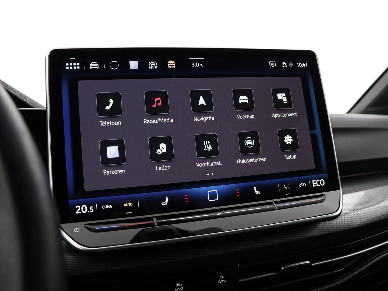 Volkswagen GOLF 1.5 204pk DSG eHybrid 50 Edition · Camera · Keyless · Apple/Android Car Play · Stoel & Stuur verwarmd · Elek. Voorstoel · Sfeerverlichting · 18'' Inch · Garantie t/m 06-08-2028 of 100.000km