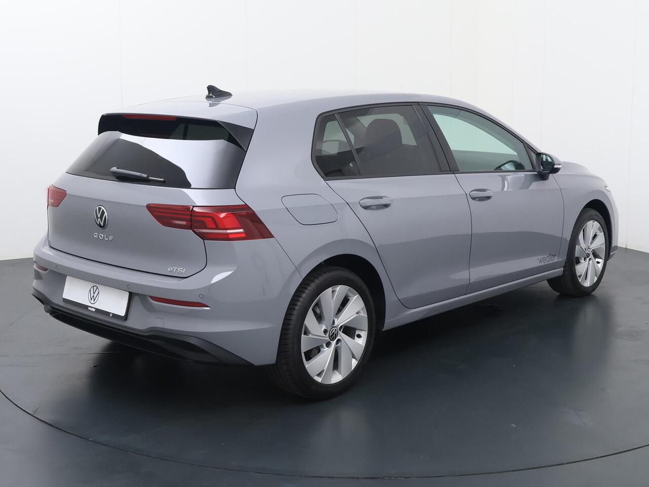 Volkswagen GOLF 8 1.5 eTSI 85kW/116pk DSG Life Edition | Navigatiesysteem | LED verlichting | Achteruitrijcamera | Parkeersensoren voor & achter |