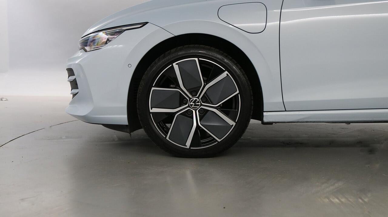 Volkswagen GOLF 1.5 eHybrid 204pk Style Edition DSG / Navigatie via App Connect / Stoel+Stuurverwarming / Camera