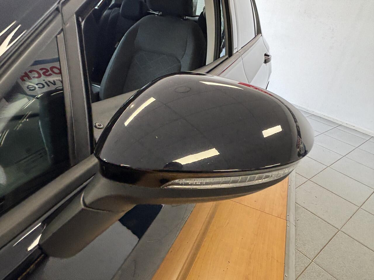 Volkswagen GOLF 1.0 TSI * 19 INCH * NAVI * STOEL+STUURVERW. * CARPLAY