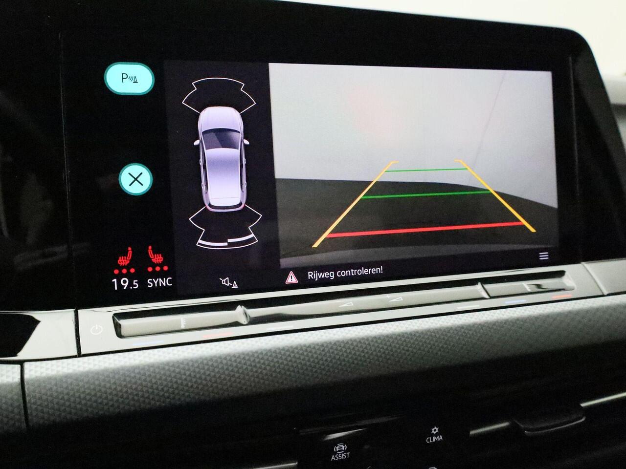 Volkswagen GOLF 1.5TSI/150PK Style · Navigatie · Camera + Parkeersensoren · Stoel- & stuurverwarming