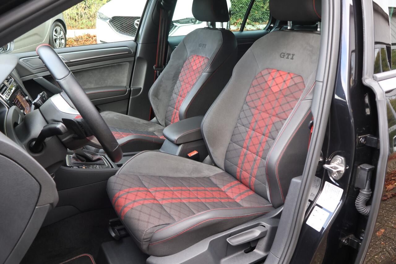 Volkswagen GOLF 2.0 TSI GTI TCR .