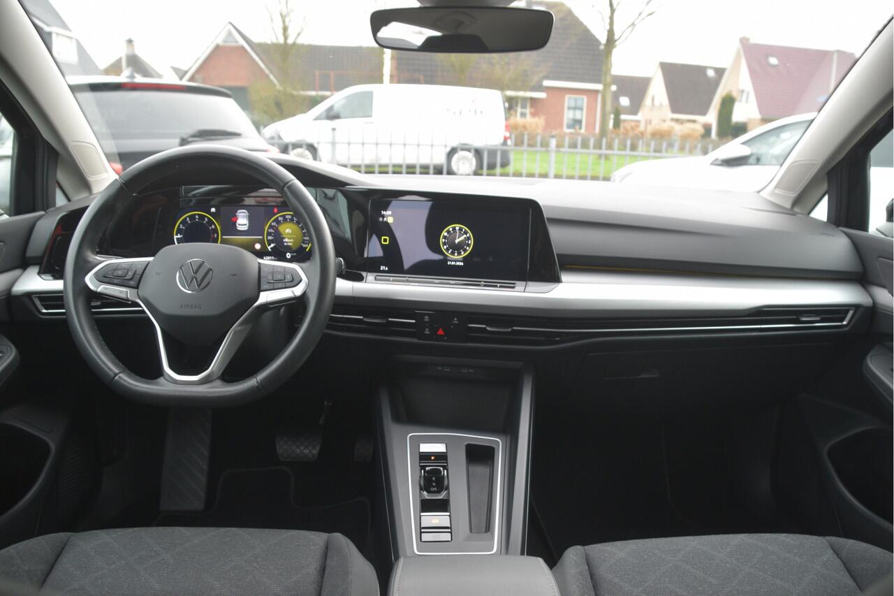 Volkswagen GOLF 1.0 eTSI Life Business Carplay | Keyless | Camera | Adaptive cruise | LMV