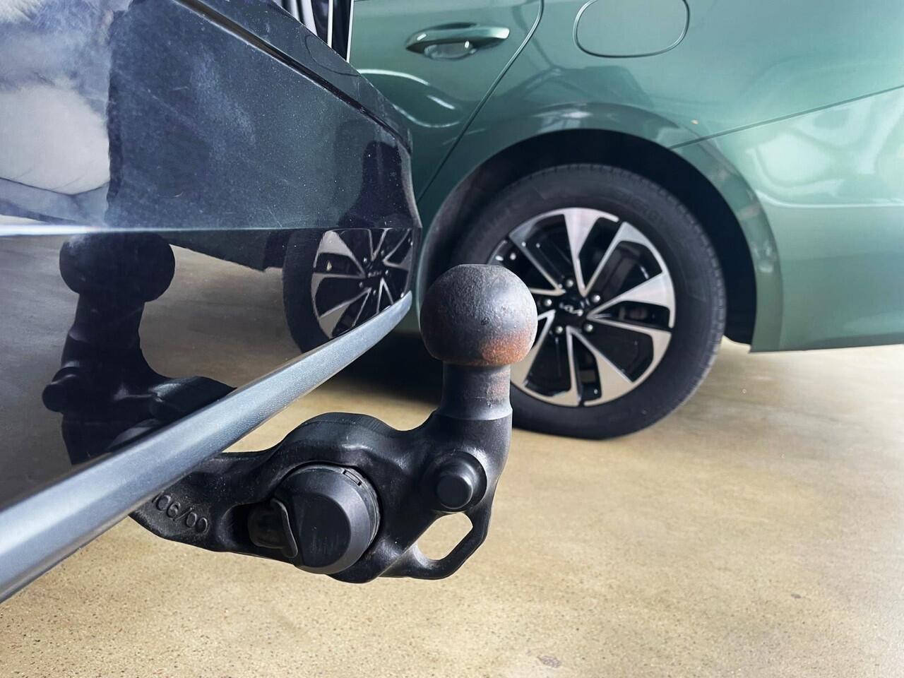 Volkswagen GOLF Variant 1.0 eTSI Life | Elektrische Trekhaak | Ad cruise control | Apple Carplay/Android | Camera | Led