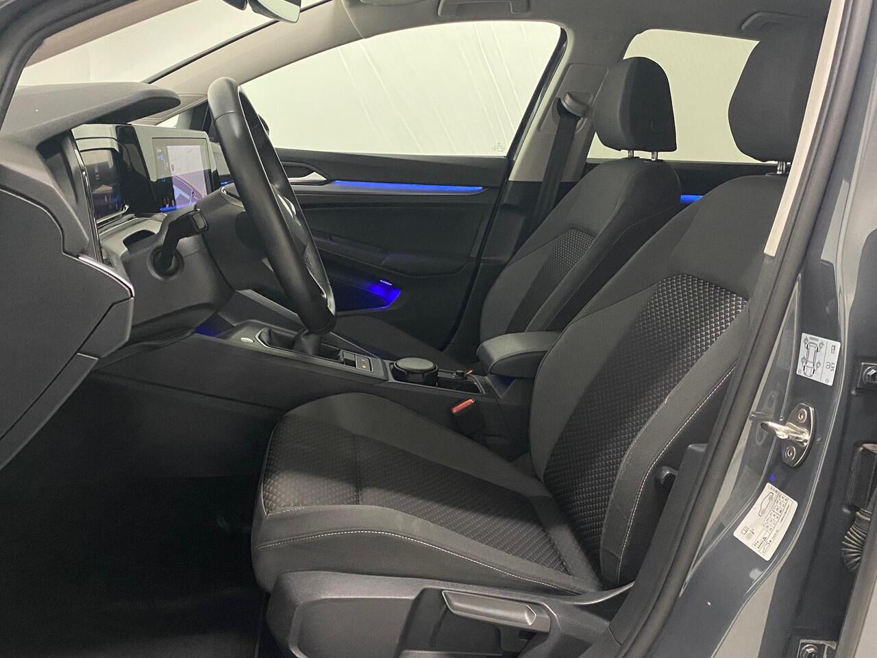 Volkswagen GOLF 1.5 eTSI Active Camera Trekhaak Apple Carplay Standkachel Headup 17inch Navigatie