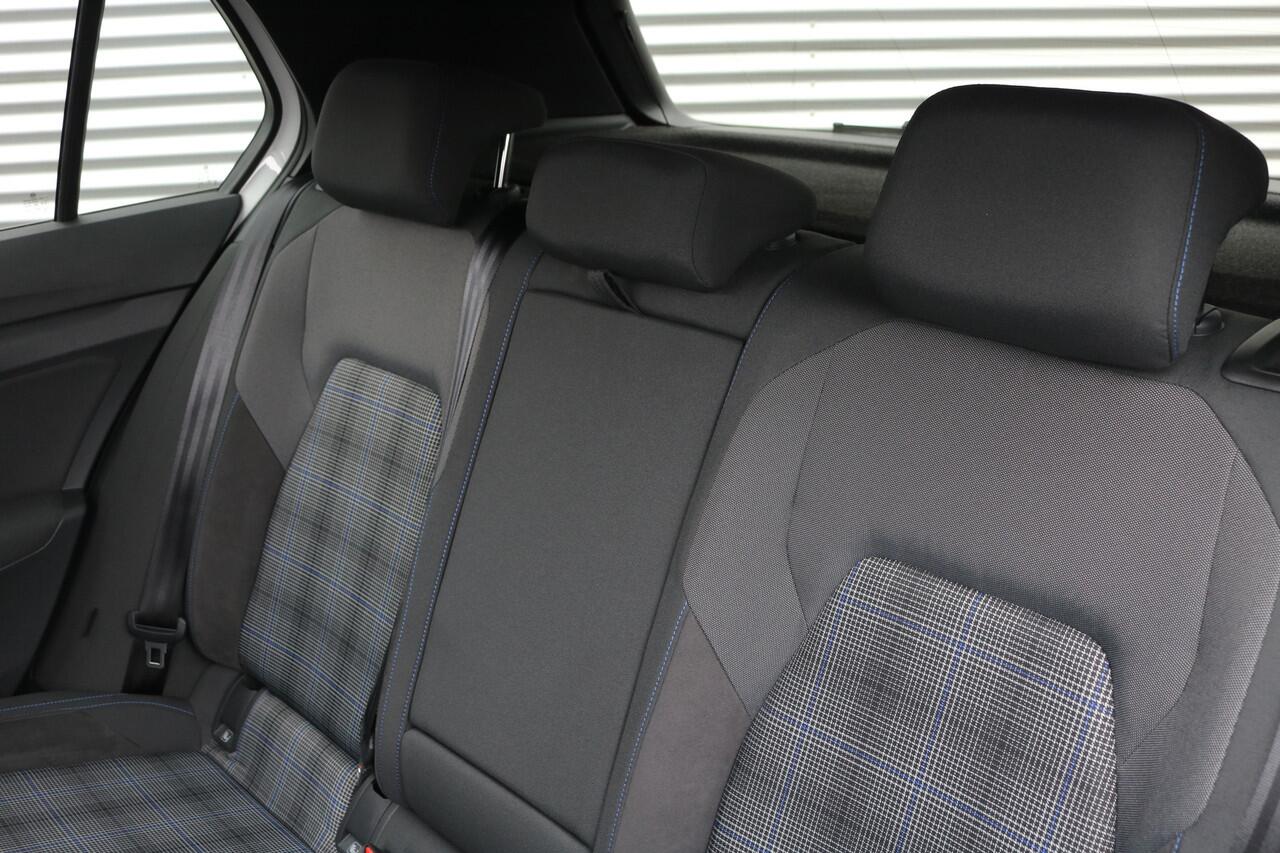 Volkswagen GOLF 1.4 eHybrid GTE 245PK (Pano Carplay Sfeerverl ACC HeadUp Keyless Camera IQ-Light PrivacyGlass)