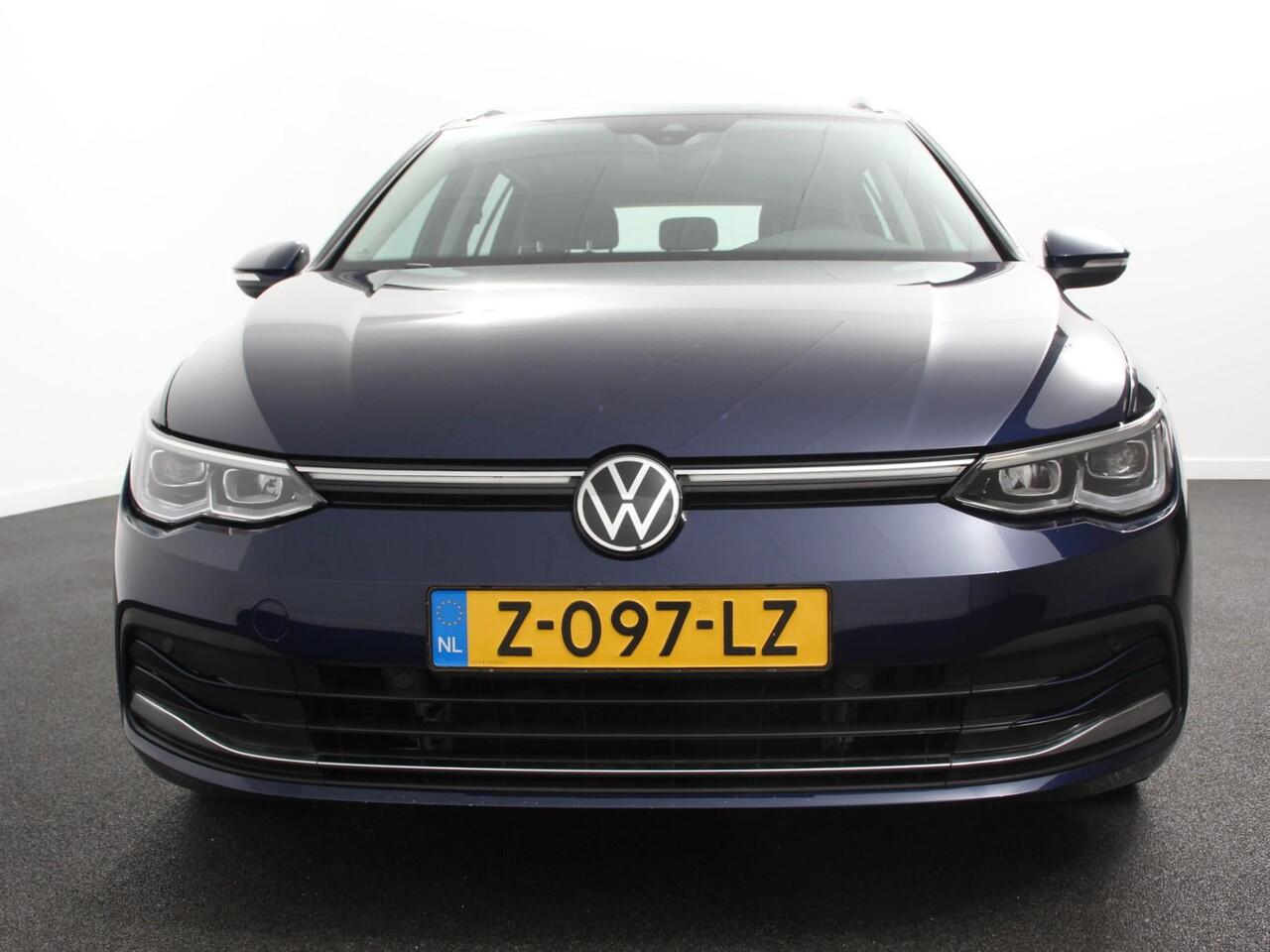 Volkswagen GOLF Variant 1.5 eTSI 150pk DSG Style | Navigatie | Apple Carplay/Android Auto | Climate Control | Camera | Parkeersensoren | Park Assist | Adaptive Cruise control | Wegklapbare trekhaak | Stoel- en stuurverwarming | Climatronic | Virtual Cockpit
