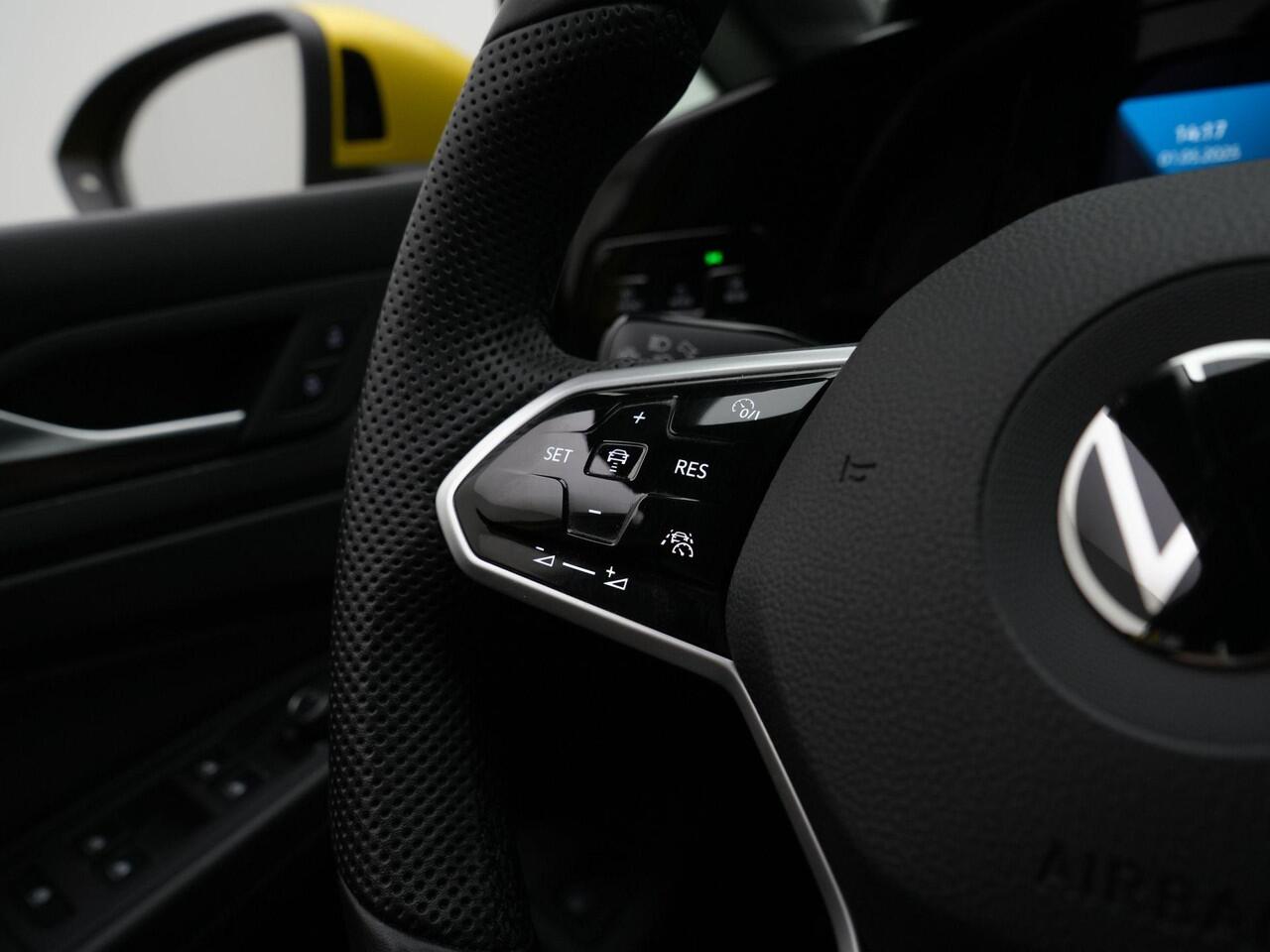 Volkswagen GOLF 1.4 eHybrid 245 pk DSG GTE | Stuur-/stoelverwarming | Achteruitrijcamera | Navigatie | Adaptive Cruise | Keyless Entry