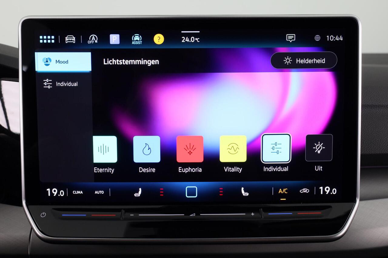 Volkswagen GOLF Oranje Edition 1.5 TSI 85 kW / 116 pk Hatchback 6 versn. Hand | Apple Carplay & Android Auto| Camera | Stoel & Stuurverwarming | Led |