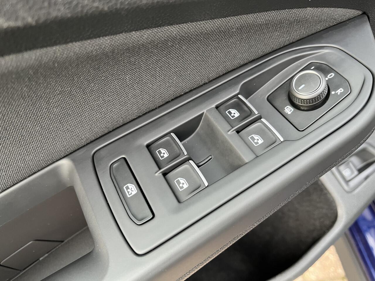 Volkswagen GOLF 1.4 eHybrid GTE / AUTOMAAT/ 245 PK/ IQ. LIGHT/ LED MISTLAMPEN/ STOEL + STUUR VERWARM./ KEYLESS/ RIJ-MODI/ APP CONNECT/ ADAPT. CRUISE/ CAMERA + SENSOREN/ NAVI/ DAB/ 18'' LMV