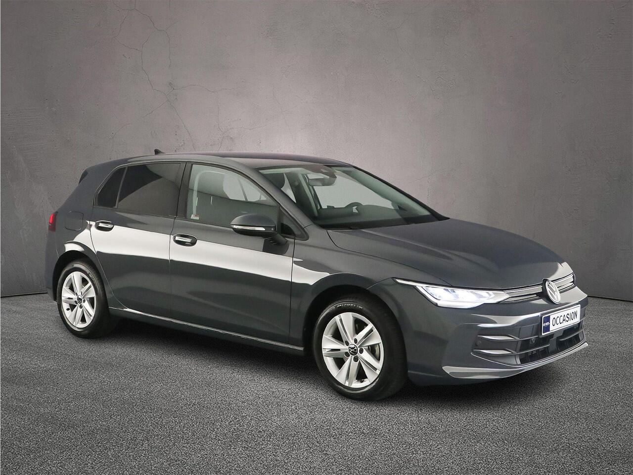 Volkswagen GOLF Life Edition 1.5 eTSI 115pk DSG Automaat Adaptive cruise control, Parkeersensoren, Stuurwiel verwarmd, LED koplampen, Airco, DAB, Stoelverwarming, App connect