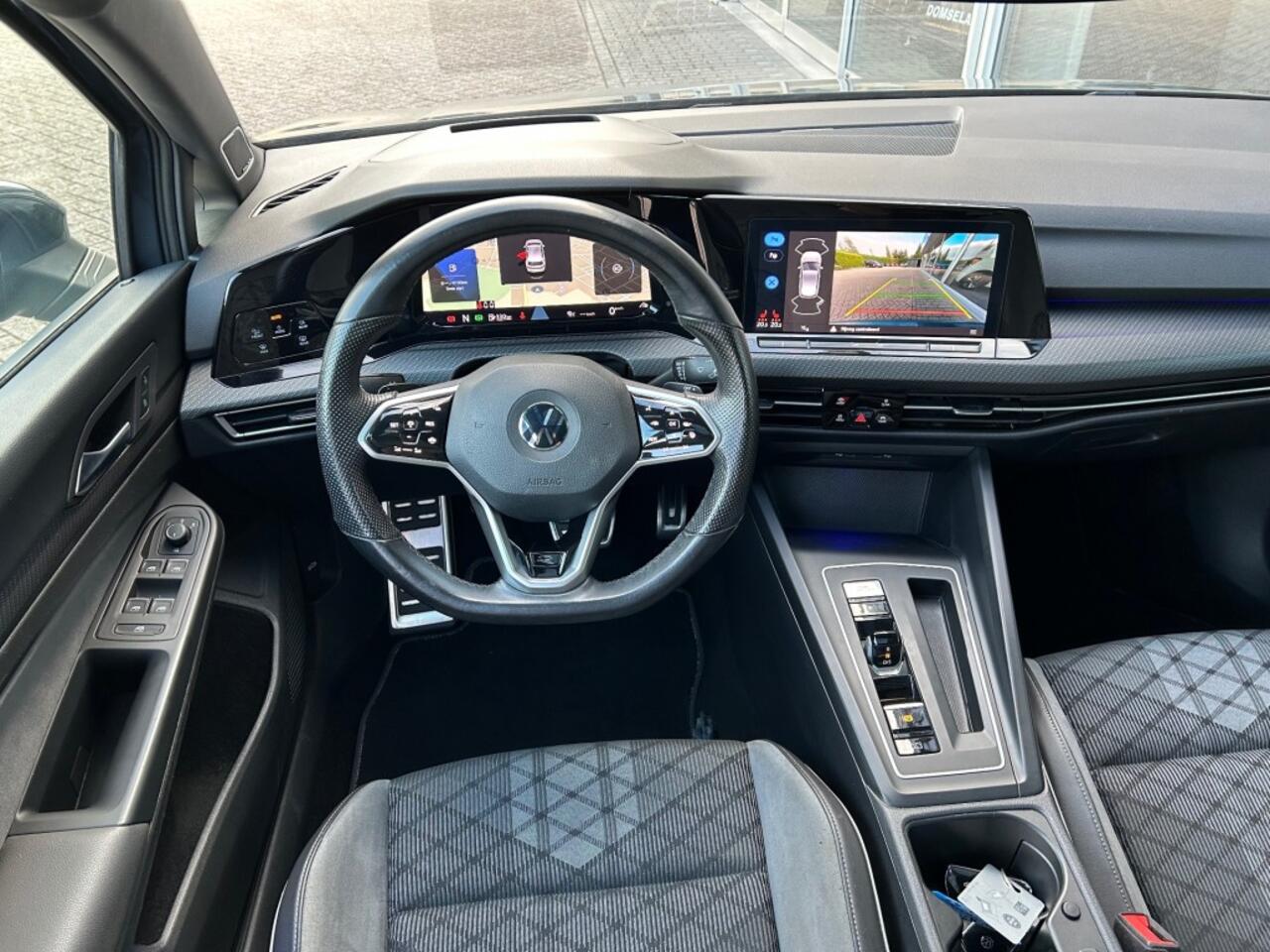 Volkswagen GOLF 1.5 eTSI R-Line