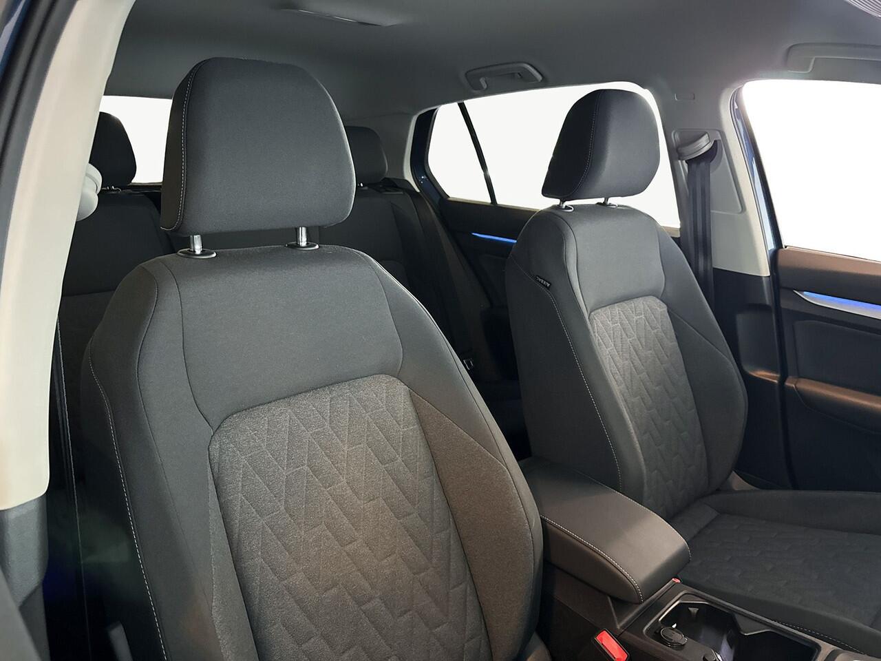 Volkswagen GOLF 1.5 116pk eTSI Life Edition Stuur/Stoelverwarming | Adaptieve Cruise Control | Achteruitrijcamera