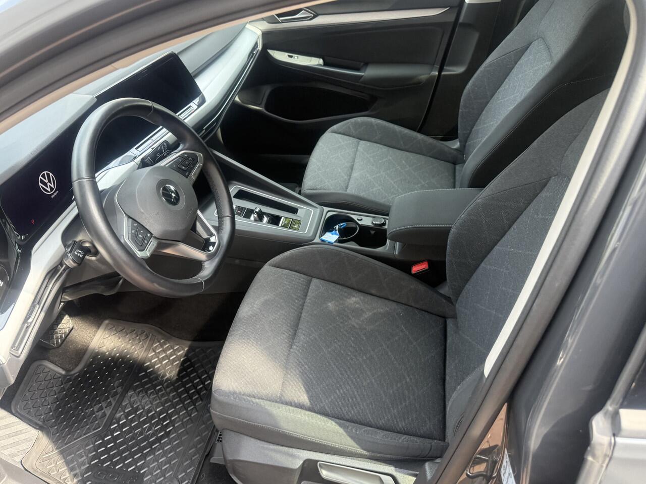 Volkswagen GOLF 1.5 eTSI R-Line Aut. Style | LED | Stoel + stuurverwarming | ACC | PDC 07-2020 76.689 KM