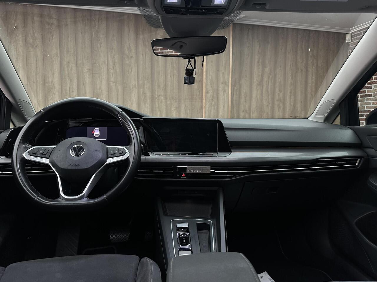 Volkswagen GOLF 1.5 eTSI Style Panorama IQ Elek Stoel Dealer ondrh