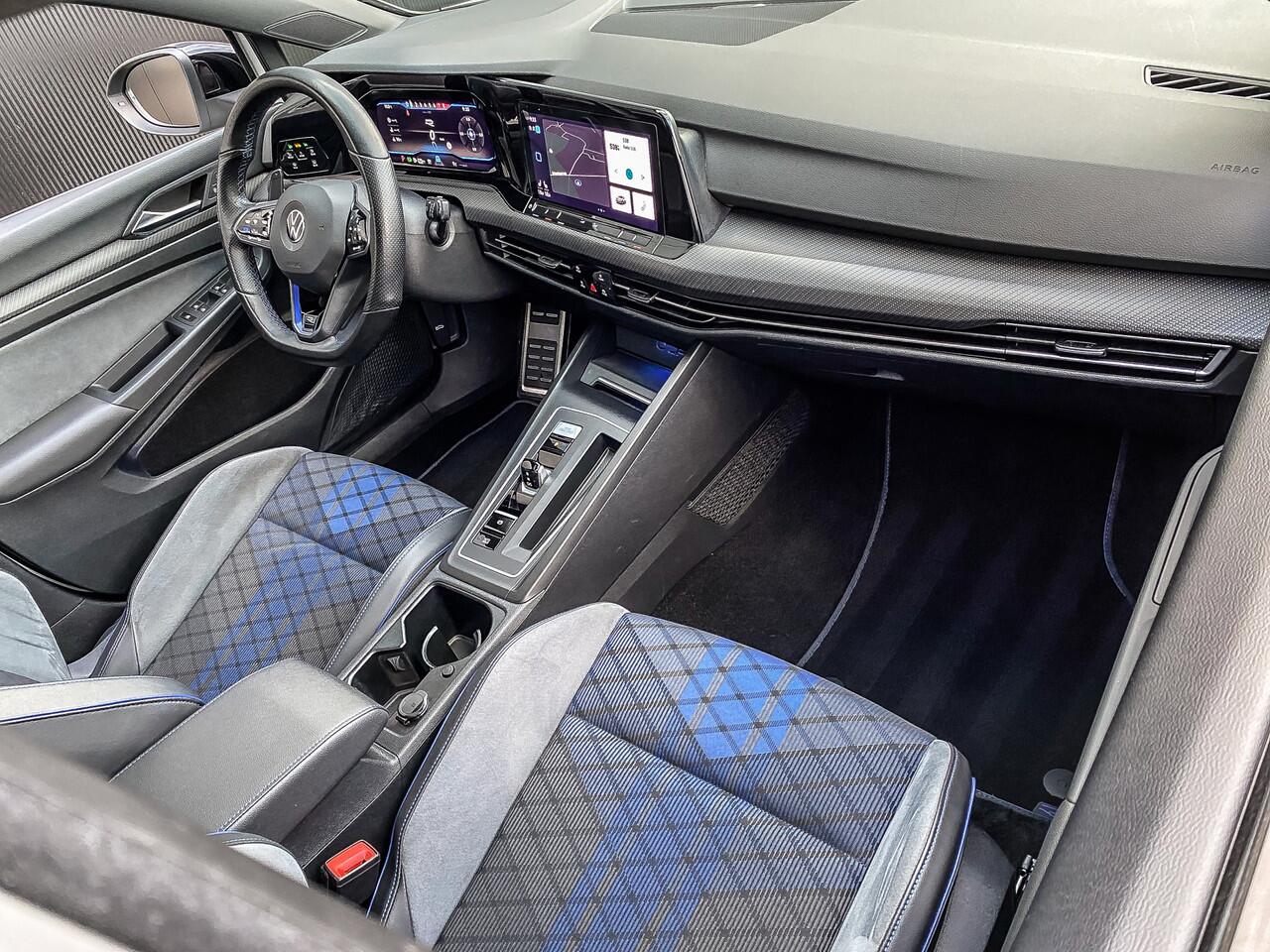 Volkswagen GOLF 2.0 TSI R 320PK 4Motion | PANORAMADAK | MATRIX LED | CAMERA | KEYLESS | WINTER PAKKET |