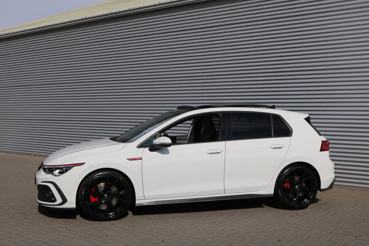 Volkswagen GOLF 2.0 TSI GTI DSG (Panoramadak Carplay ACC Camera Keyless IQ-Light 19InchLMV Pdc V+A PrivacyGlass)